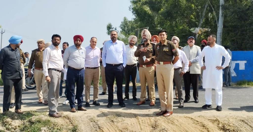 Deputy Commissioner Gulpreet Singh Aulakh visits Khatkar Kalan regarding preparations for statelevel function